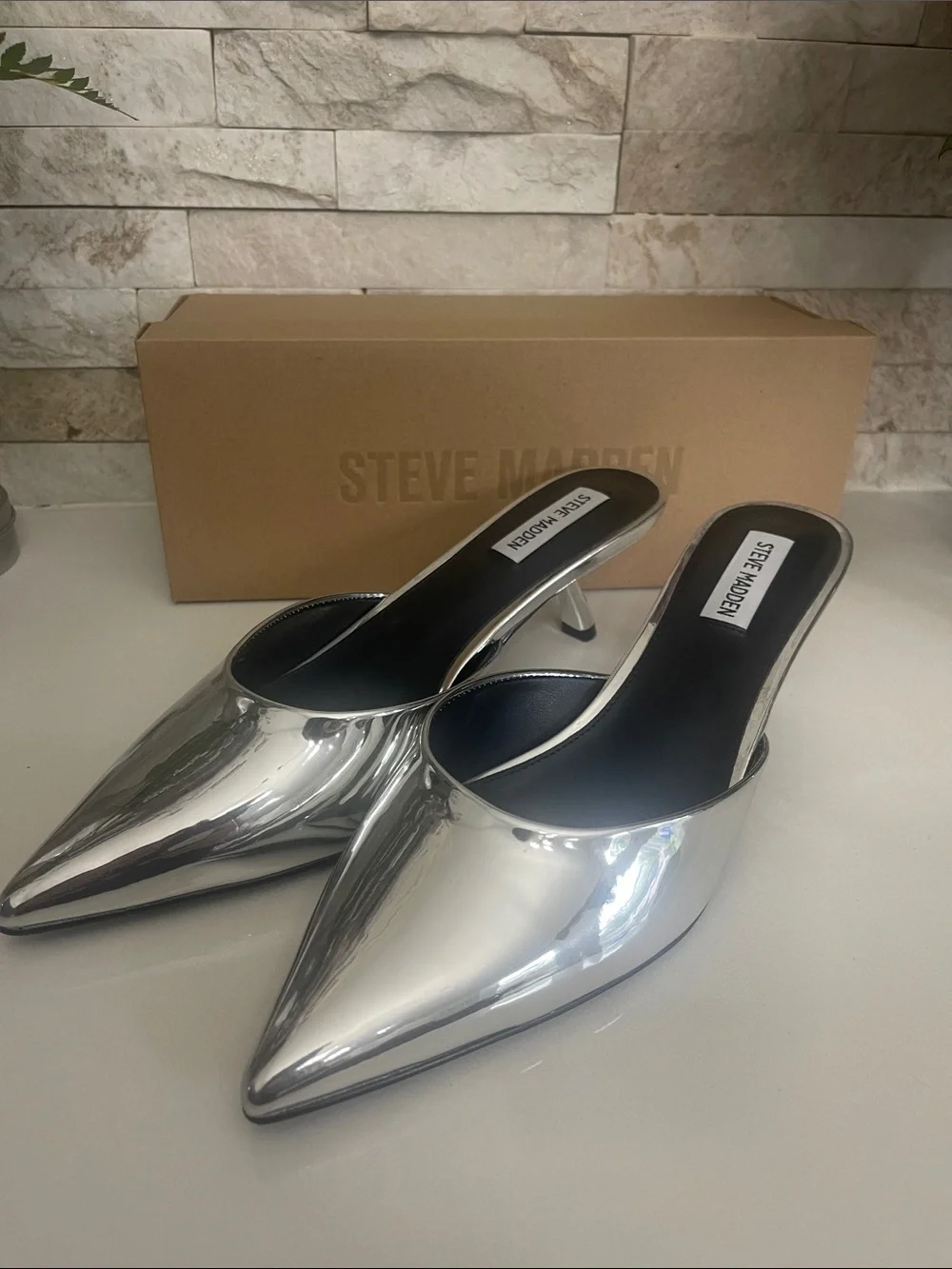 NIB $90 Steve Madden Mariano Silver Heel/Mule Size 10